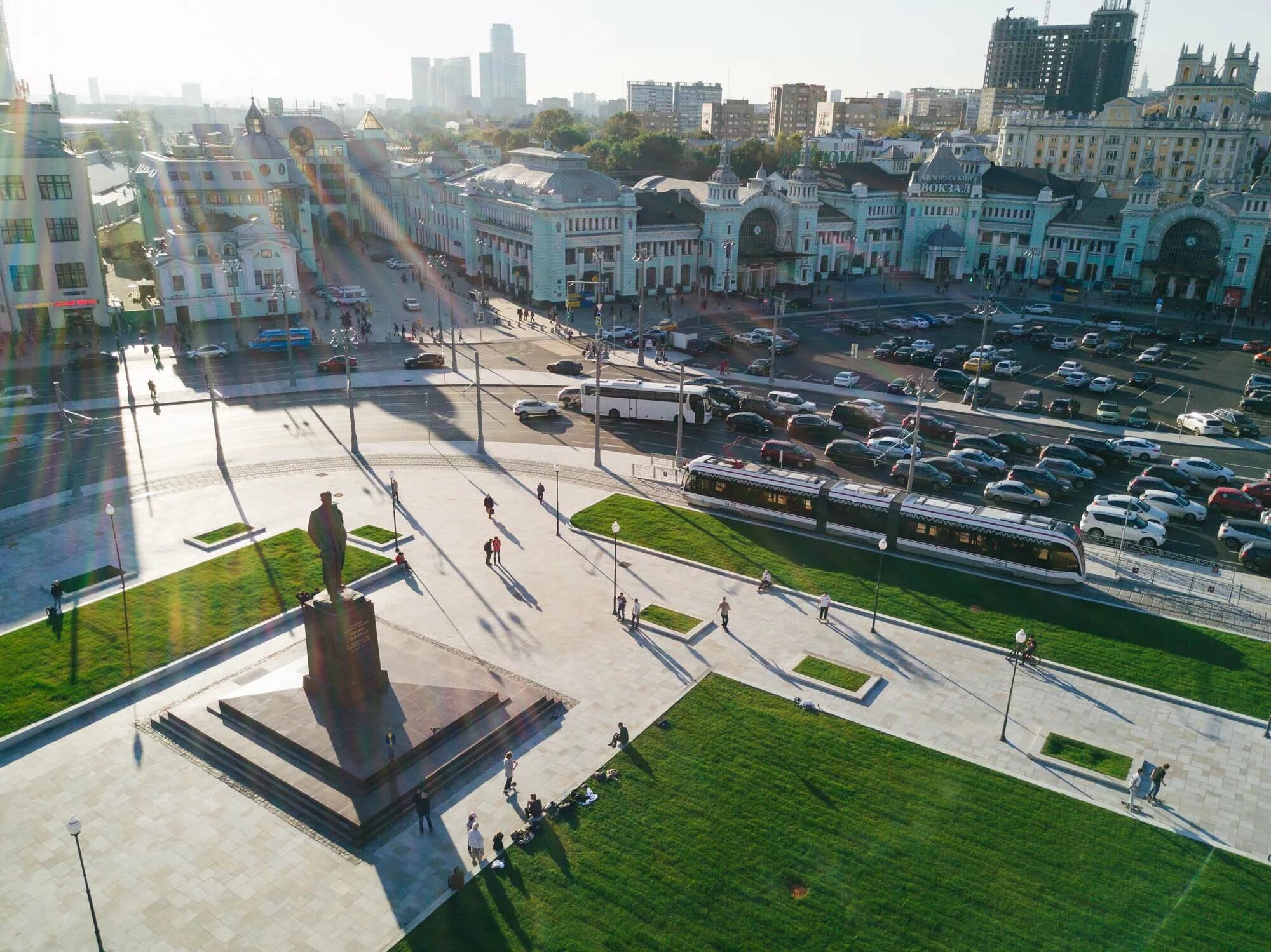 Площадь Тверская застава Москва. Белорусский вокзал площадь Тверская застава. Сквер Тверская застава. Белорусская, Москва, площадь Тверская застава. Площадь тверской заставы фото