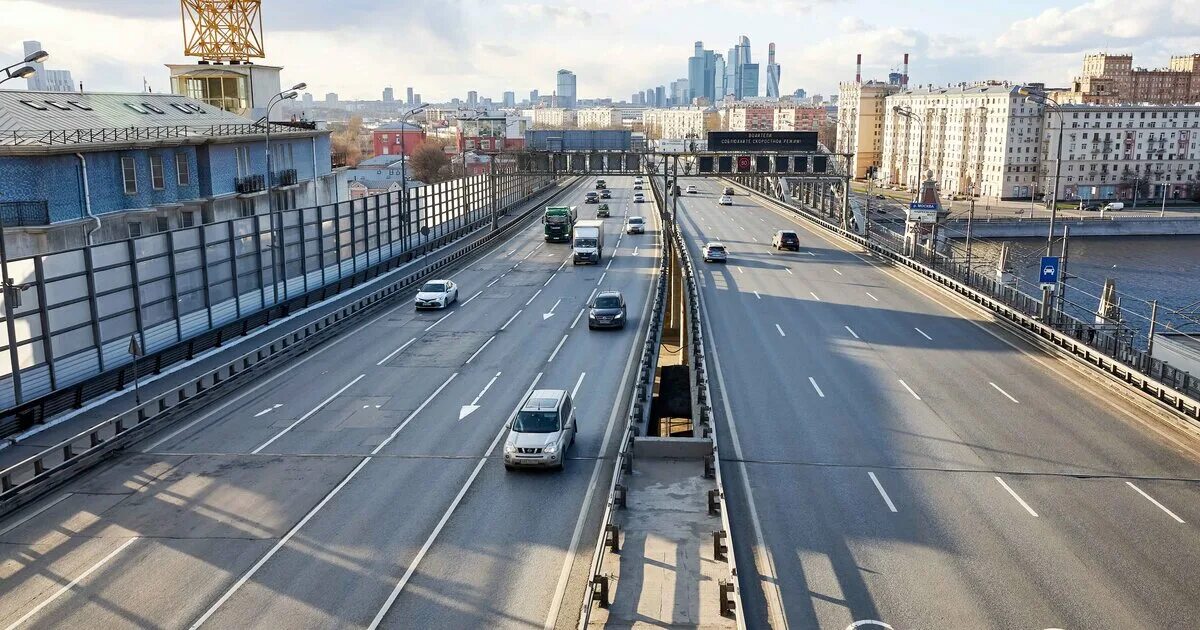 Автомобили правительства Москвы. Передвижение без номеров