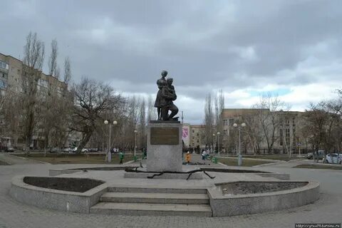 Энгельс право