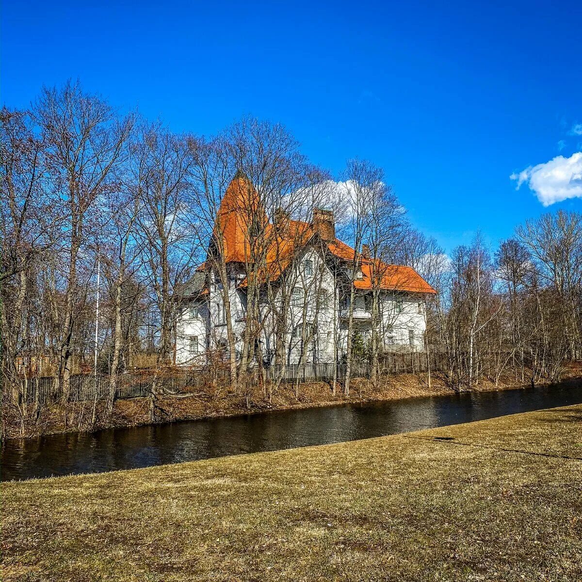 Особняк Фолленвейдера в Санкт-Петербурге. Особняк Мельцера на Каменном острове. Дом Фолленвейдера каменный остров большая аллея 13. Мельцер особняк Фолленвейдера. Каменный остров дома