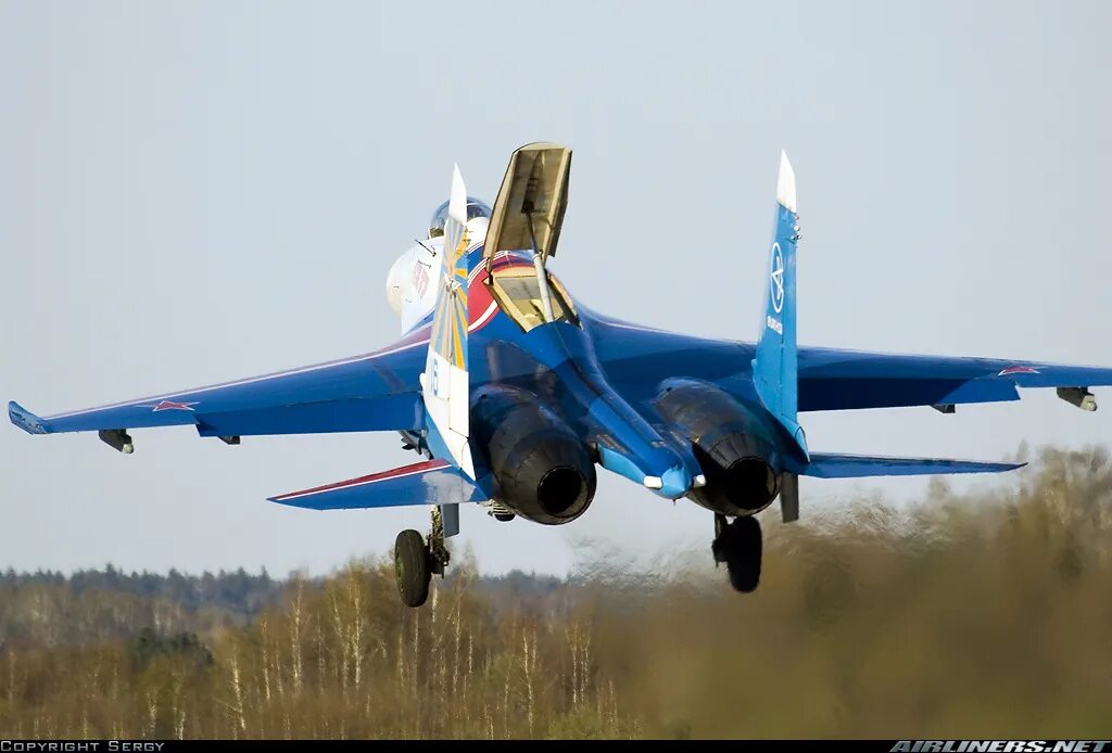 Куда встроен воздушный тормоз на израильском. Воздушный тормоз су-27. тормозной щиток су-27. су 37 тормозной щиток. мотогондолы су-27.