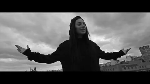 Слушать песню шар крутится
