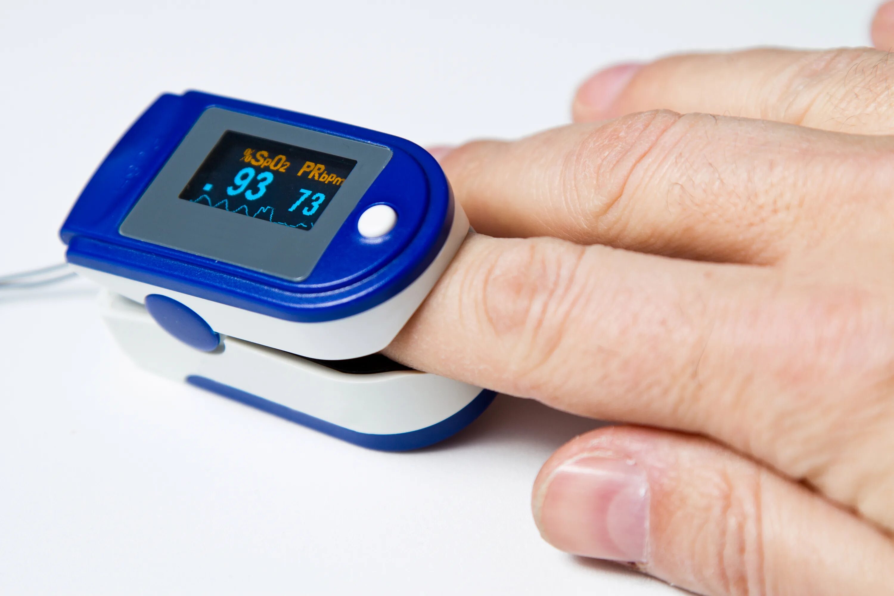 Пузырьки кислорода в крови. Пульсоксиметр Fingertip Pulse Oximeter. Цифровой Пульсоксиметр Fingertip Pulse Oximeter sp02. Пульсоксиметр Covid 19. Пульсоксиметр spo2 норма.