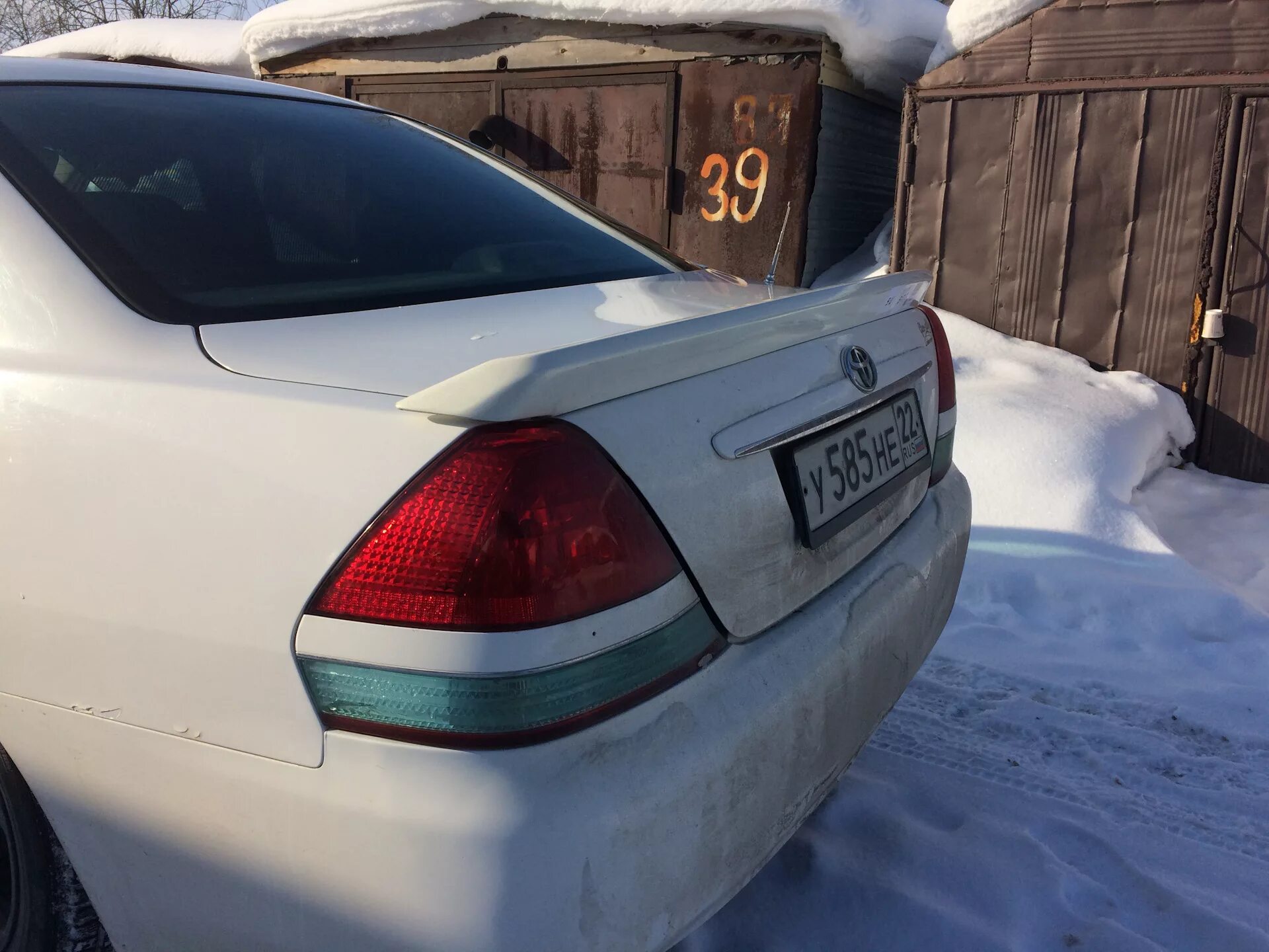 Марки на спойлера. Toyota Mark II спойлера 110 кузов. Спойлер jzx110 Mark 2.