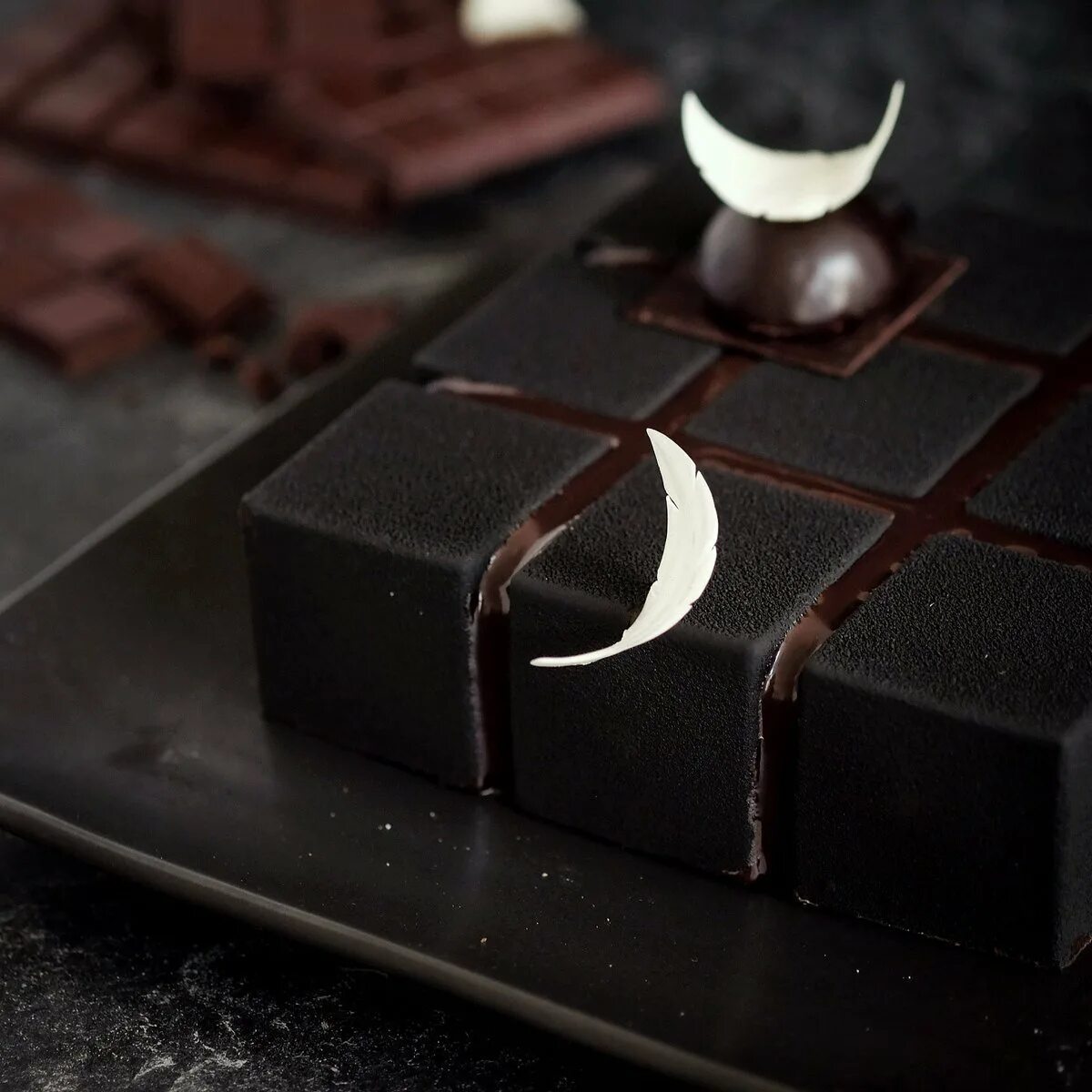 Темный шоколад фото. Шоколад дарк Горький. Шоколад Dark Chocolate. Шоколад черный Горький. Altier шоколад.