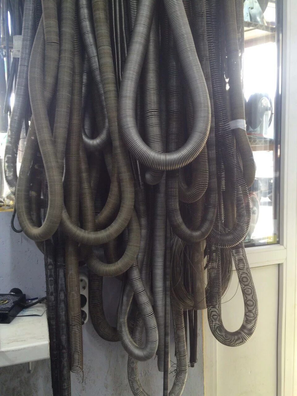 Тэн спираль 2,5квт 220в, (медь, спираль), ø10, штуцера м18х4(дист. Электра тэн улитка 1,0 квт (тэн "улитка" 220в 1квт*). Спирали нихромовые для тандыра 2х20n80. Кабель пружинка 220в. Тэн st0152 220v 3000w.