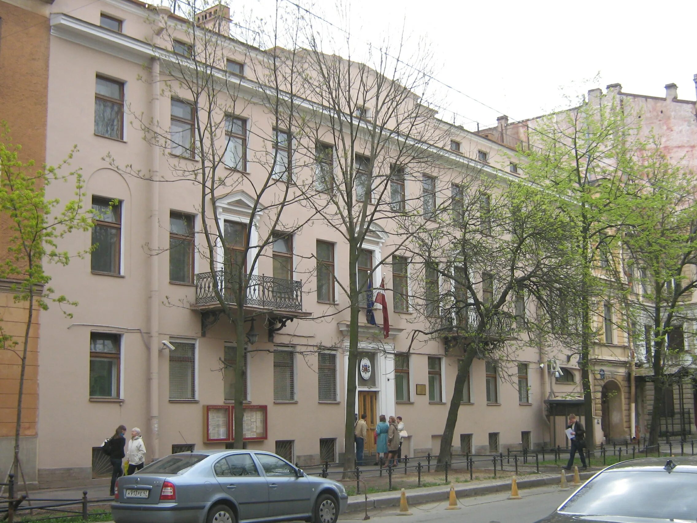 Посольство 11. 10 линия васильевского острова. 10 линия консульство латвии. посольство латвии в санкт-петербурге. консульство латвии в спб.
