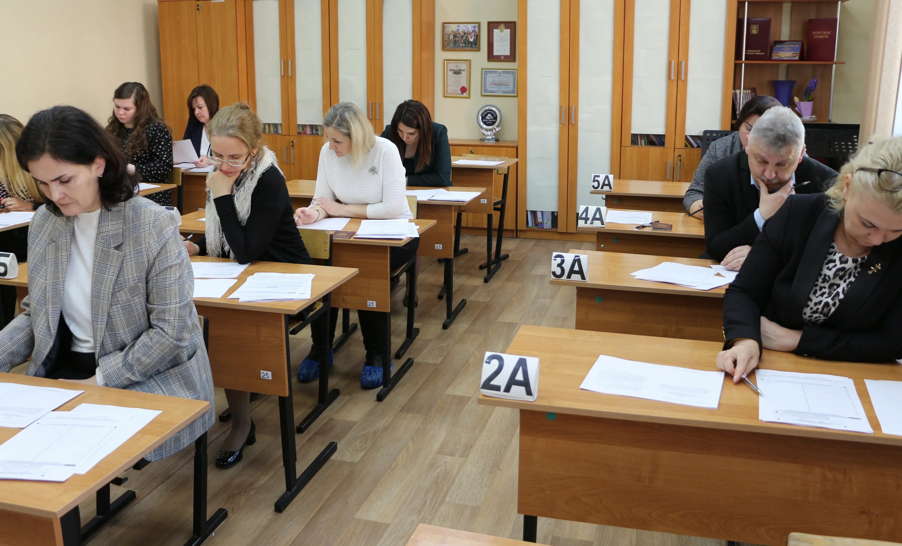 икт экзамен. ученики на егэ. экзамен егэ. чех егэ. сдача егэ.