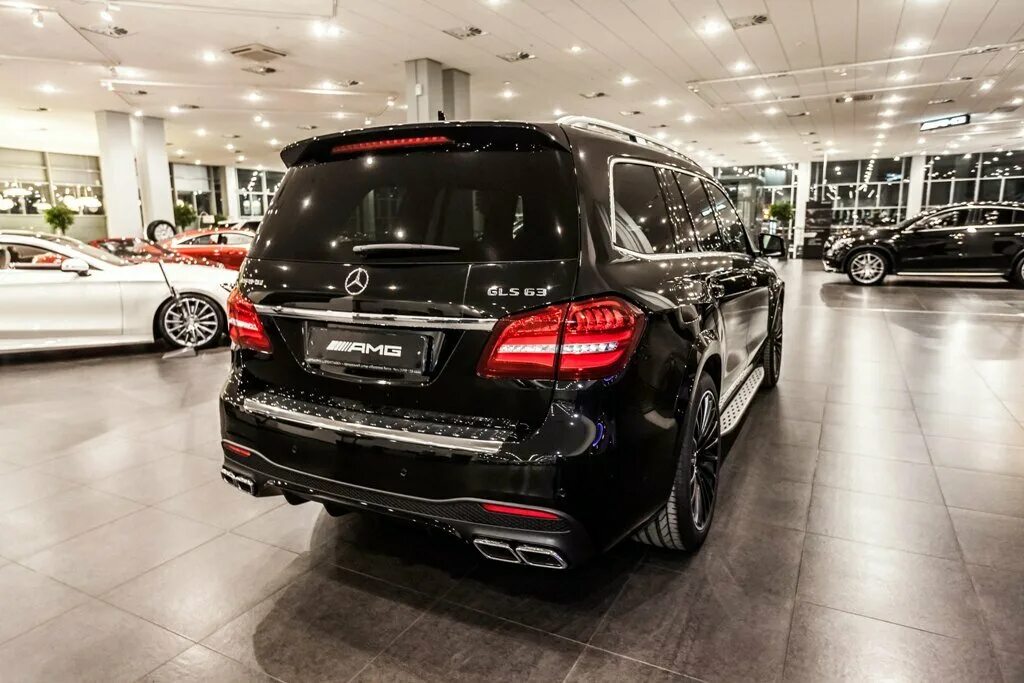 Gls 5. Мерседес-Бенц GLS 350d. GLS 350d AMG. Мерседес GLS AMG I 166x. Мерседес GLS 350d 2019 черный.