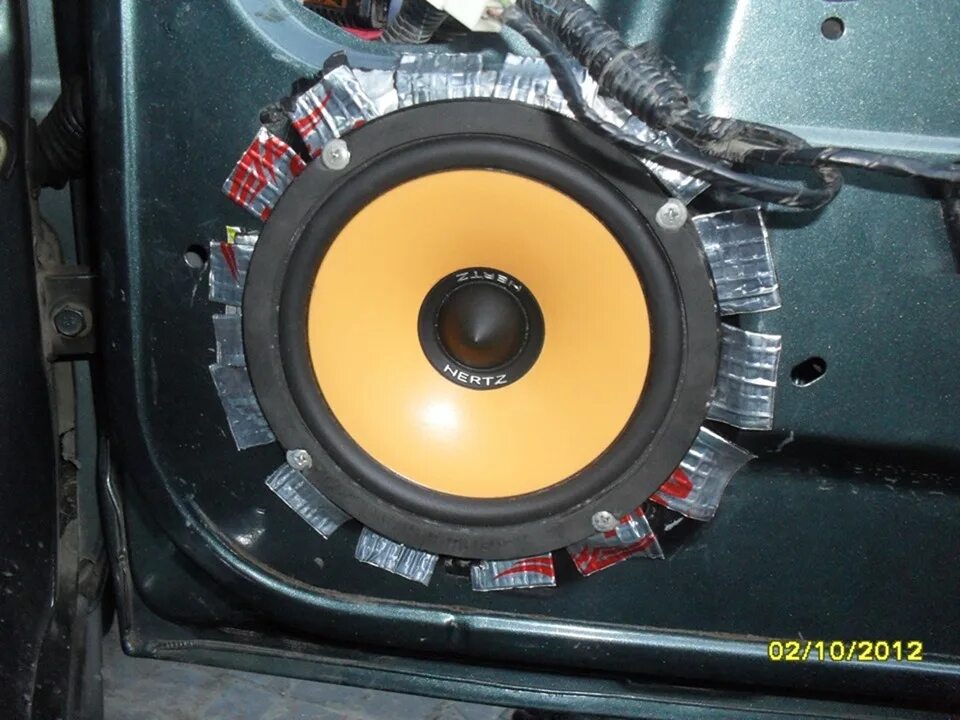 16 динамики в передние двери