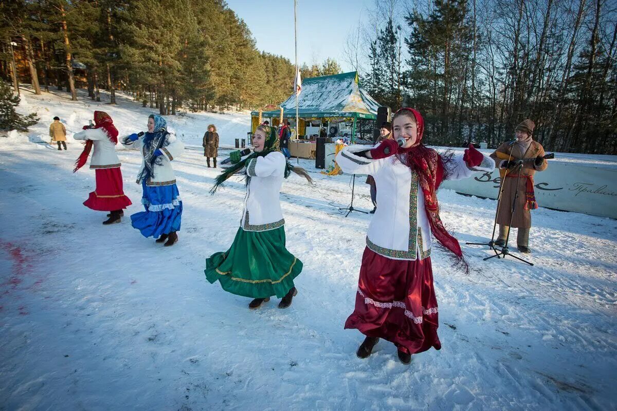 Музыка для масленицы веселая. Игры на Масленицу. Забавы на Масленицу. Забавы на Масленицу на улице. Масленица композиция.