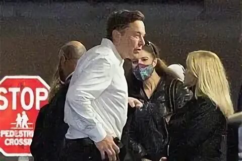 Маск уволил в прямом эфире