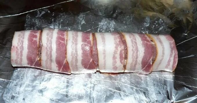 Свиной рулет в беконе. Рулет из вырезки с беконом. Свинина запеченная в беконе. Рулет из вырезки с беконом. Рулет из вырезки с беконом.