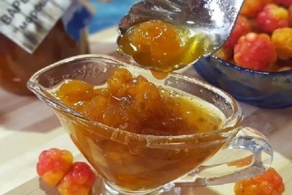 Моченая морошка. Варенье из морошки как варить простой рецепт. Варенье из морошки как варить простой рецепт. Морошка варенье. Моченая морошка.