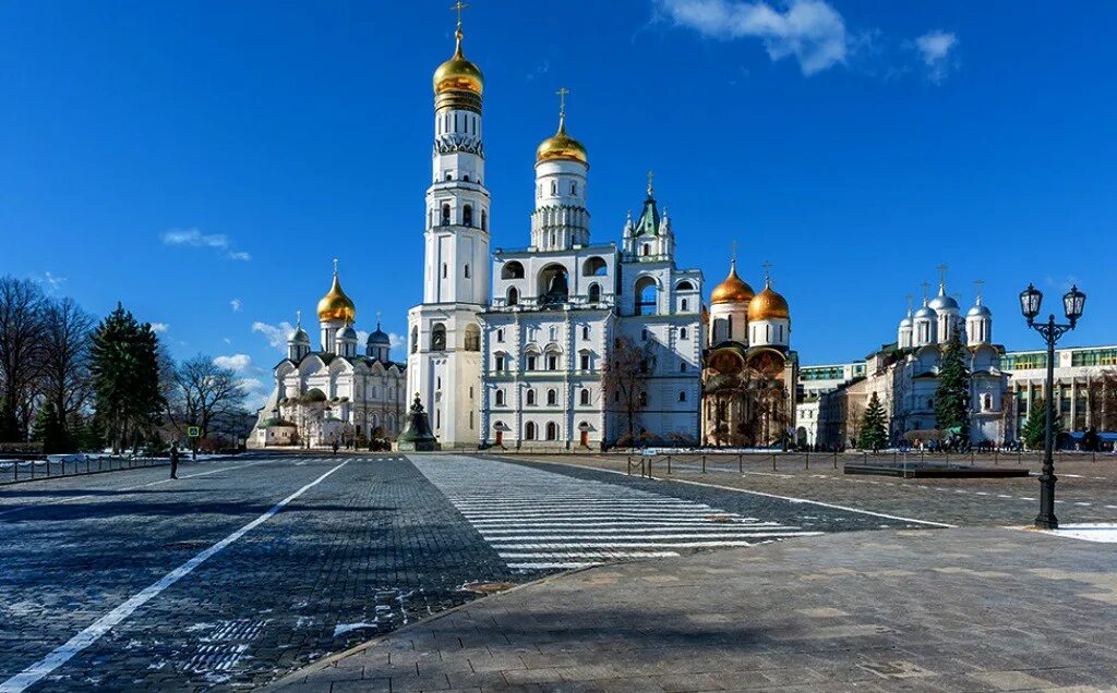 Московский кремль москва ивановская площадь фото. Ивановская площадь в Москве. Ивановская и Соборной площади Московского Кремля. Ивановская площадь Московского Кремля вид сверху. Ивановская площадь Кремля эгертнер.