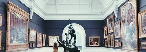 He visit the museum