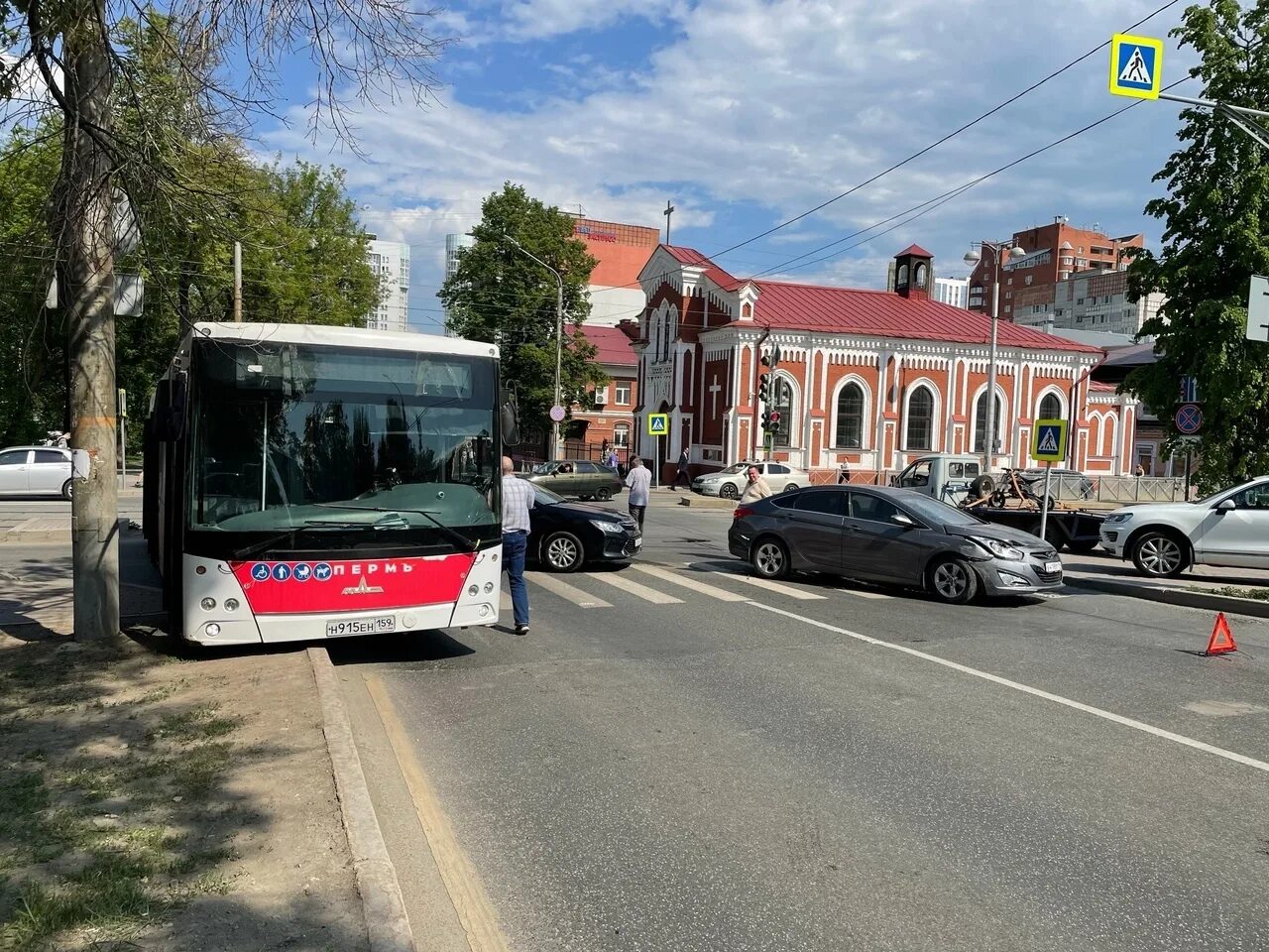 Пермь горький 1. Перекресток Пушкина и Горького Пермь. Пересечение Ленина и Максима Горького Пермь. Максима Горького 86 Пермь. Максима Горького 252.