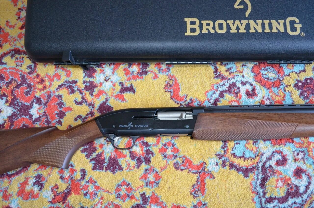 Browning fusion. Browning полуавтомат 12. Browning Fusion Evolve. Ружье полуавтомат 4 зарядное Браунинг. Browning Fusion 12/76 длина.