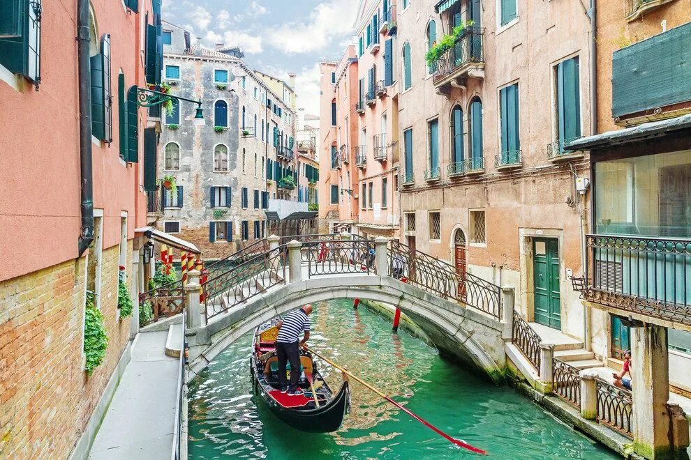 Мост вздохов италия. Венеция мост риальто гранд канал. De venezia. Венеция италия. Венеция мост риальто и площадь сан марко.