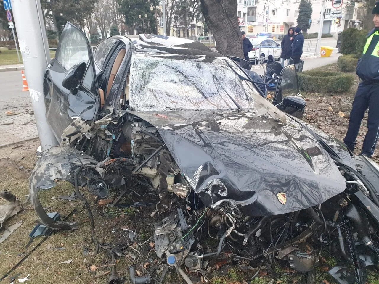 Водитель фуры. 10. Дтп краснодар 2023. Дтп с участием трамвая. Дтп краснодар 2023.