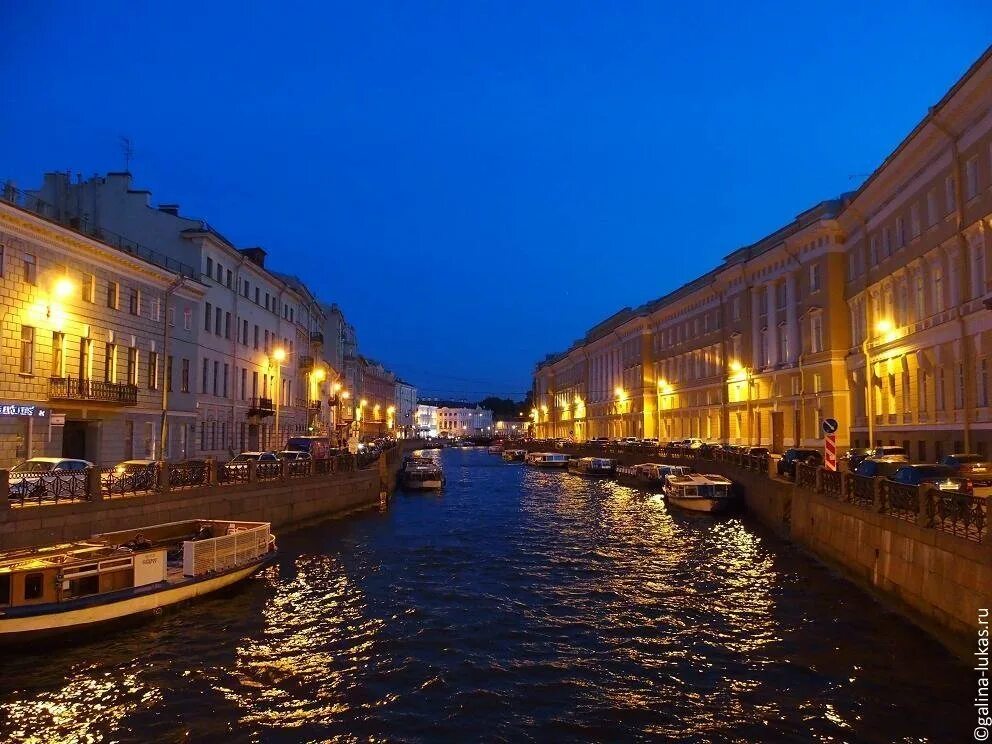 Экскурсия по рекам и каналам Санкт-Петербурга. Ночной Питер туристы. Фото ночного Питера.