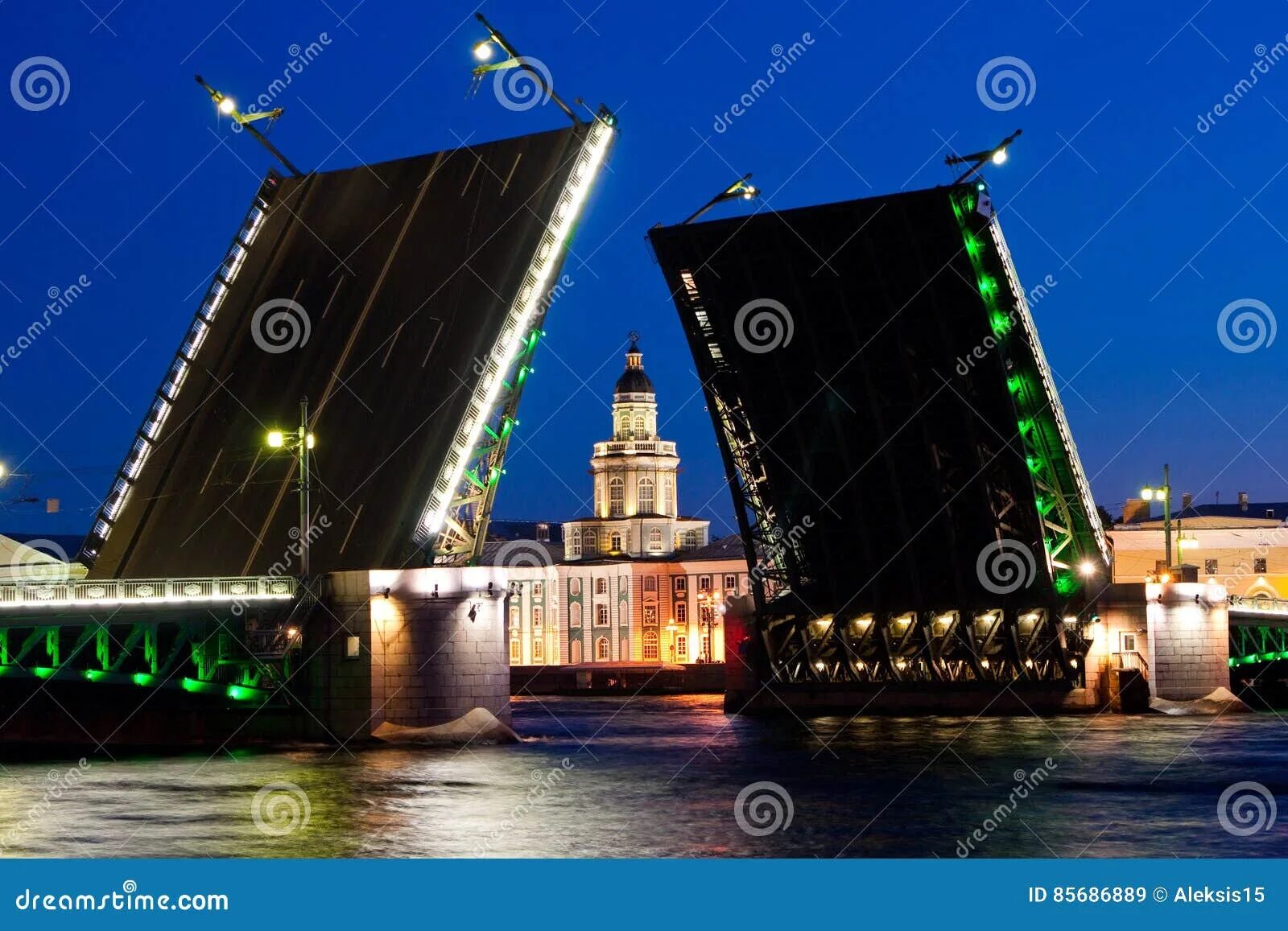 Дворцовый мост санкт петербург кратко. Кунсткамера Санкт-Петербург разводные мосты ночью. Разводной мост Кунсткамера. Разведённый Дворцовый мост Кунсткамера вектор. Дворцовый мост квартира.