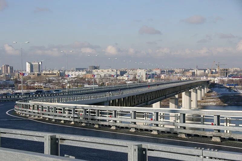 Под метромостом