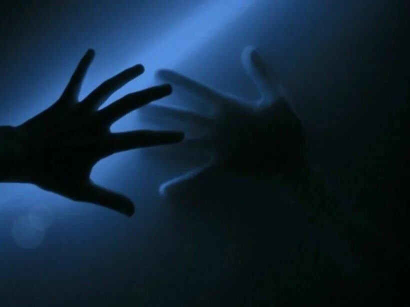 Руки на голубом фоне. Love quotes hand writings. Everything in my hand. Эстетика синего цвета. Everything is in hand.