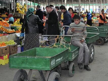 На базаре было светло