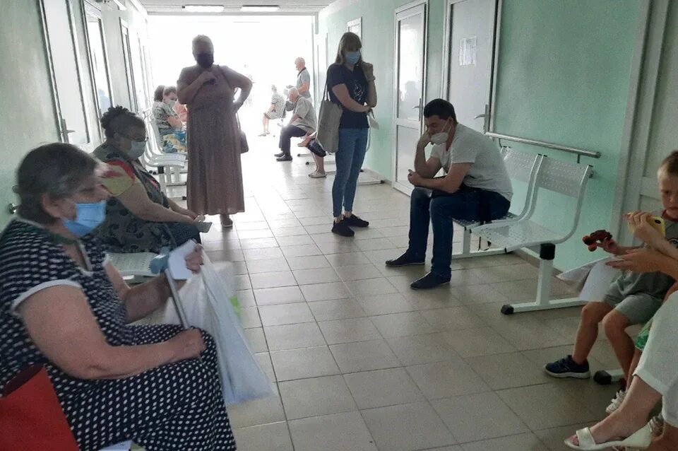 Работа поликлиники крымская. Студенты в поликлинике. Работа поликлиники крымская. Работа поликлиники крымская. Работа поликлиники крымская.