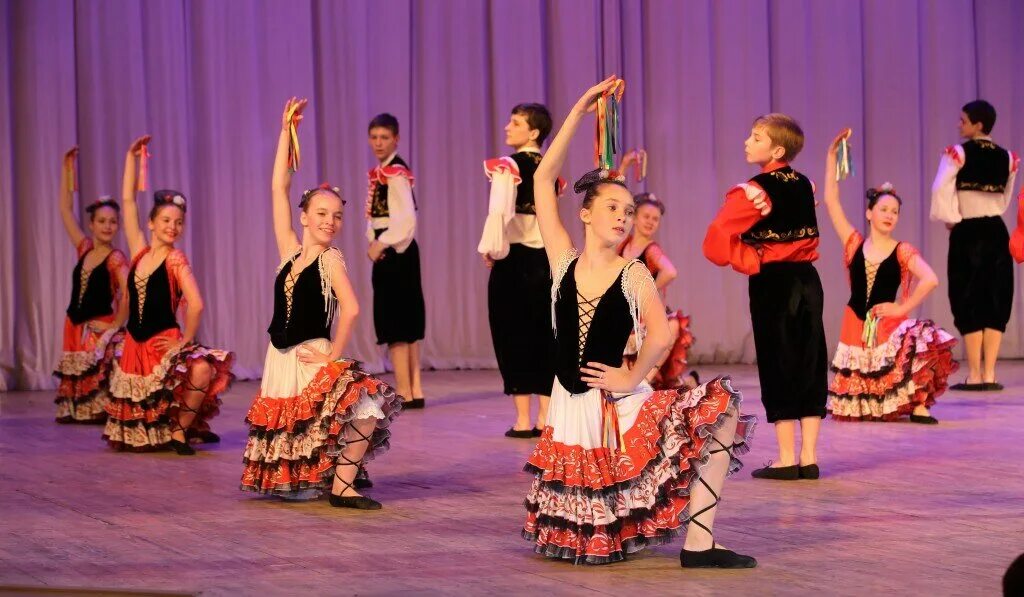 ритм ансамбль новоникольск. венгерский танец игоря моисеева. ритмы детства рубцовск дюдк черёмушки. ритмы кавказа ансамбль. ансамбль ритмы детства москва.