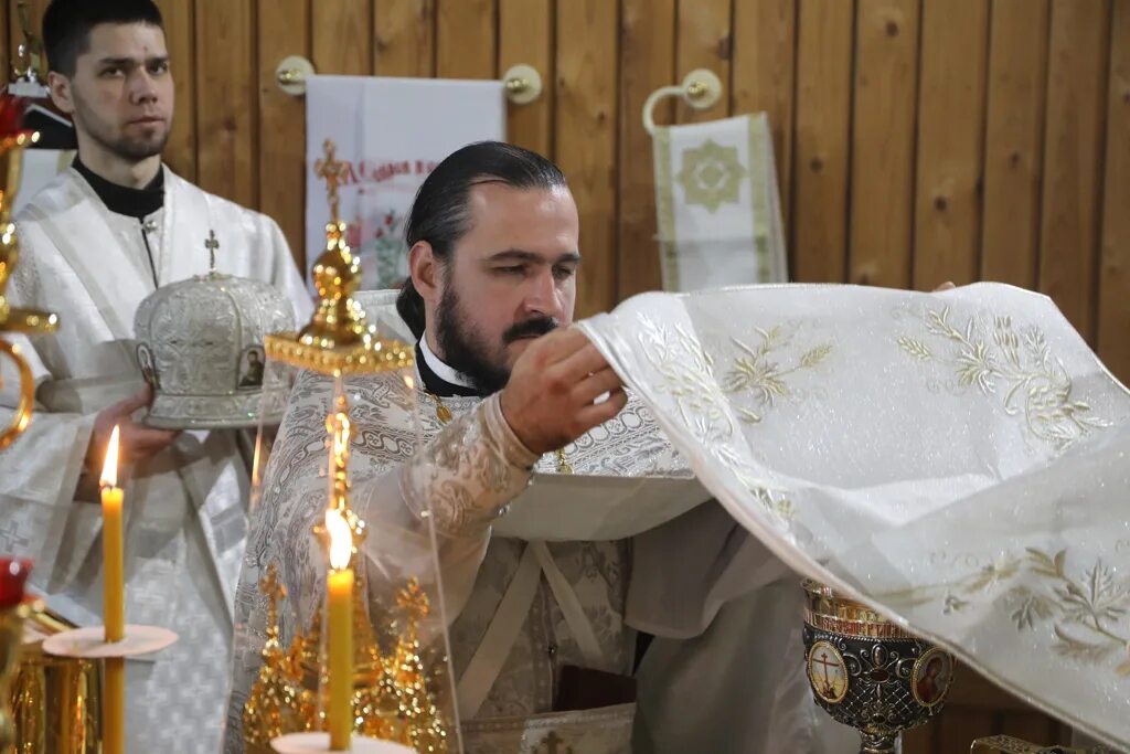 Можно ли в крещение мыться дома. Крещение господне праздник прорубь. Правила купания. Купание в крещенские морозы. Можно ли в крещение мыться дома.