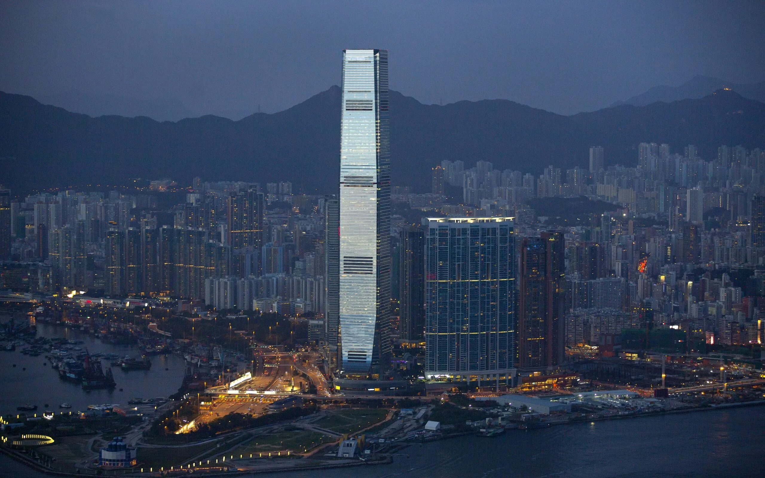 Небоскребы гонконга. Международный коммерческий центр Гонконг. Гонконг небоскреб Международный коммерческий центр. Международный коммерческий центр (484 м). Гонконг, Китай. Международный финансовый центр Гонконга.