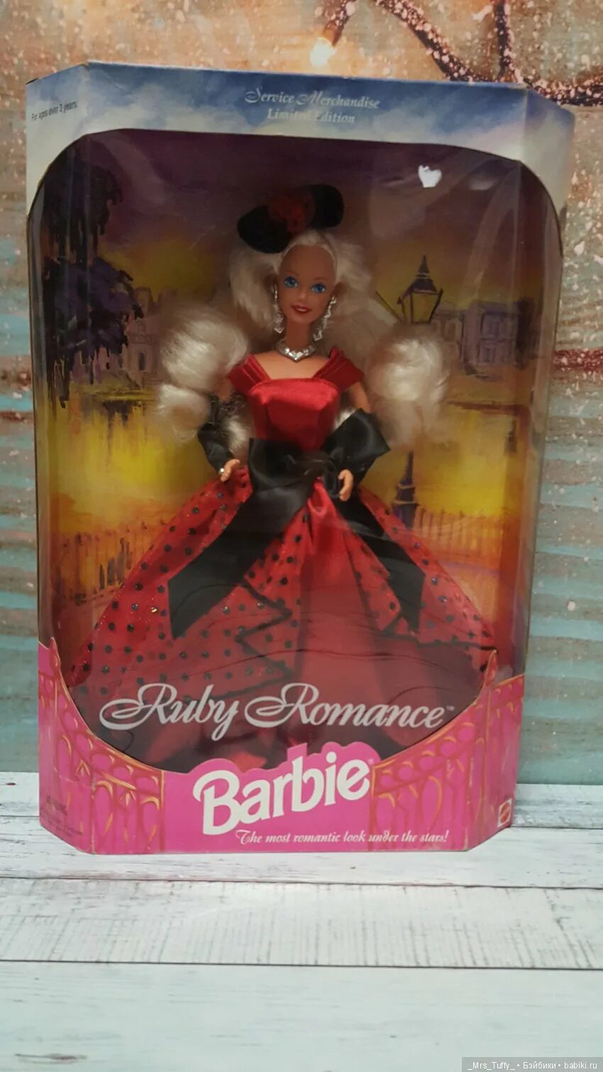 Barbie Ruby пиво. Вишневое пиво Barbie Ruby. Барби 90х в Красном платье. Пиво бельгийское Вишневое Barbie Ruby.