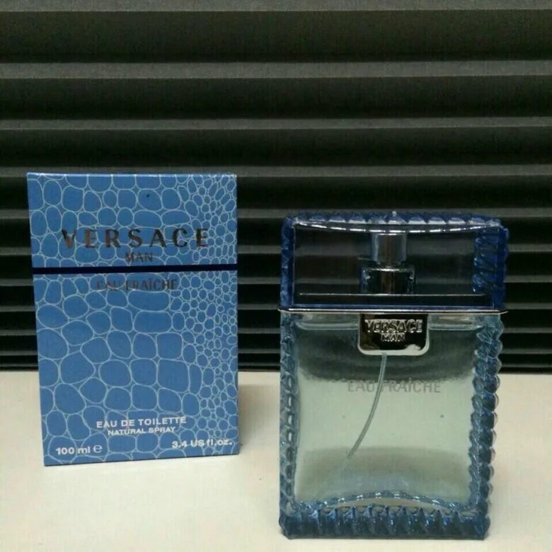 Мужская вода versace. Туалетная вода Versace Versace man Eau Fraiche. Versace man Eau Fraiche 100 ml. Версаче Eau Fraiche man. Versace man Eau Fraiche (Versace) 100мл.