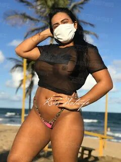 Aquela blusinha que deixa transparecer toda sensualidade do corpo da minha ...