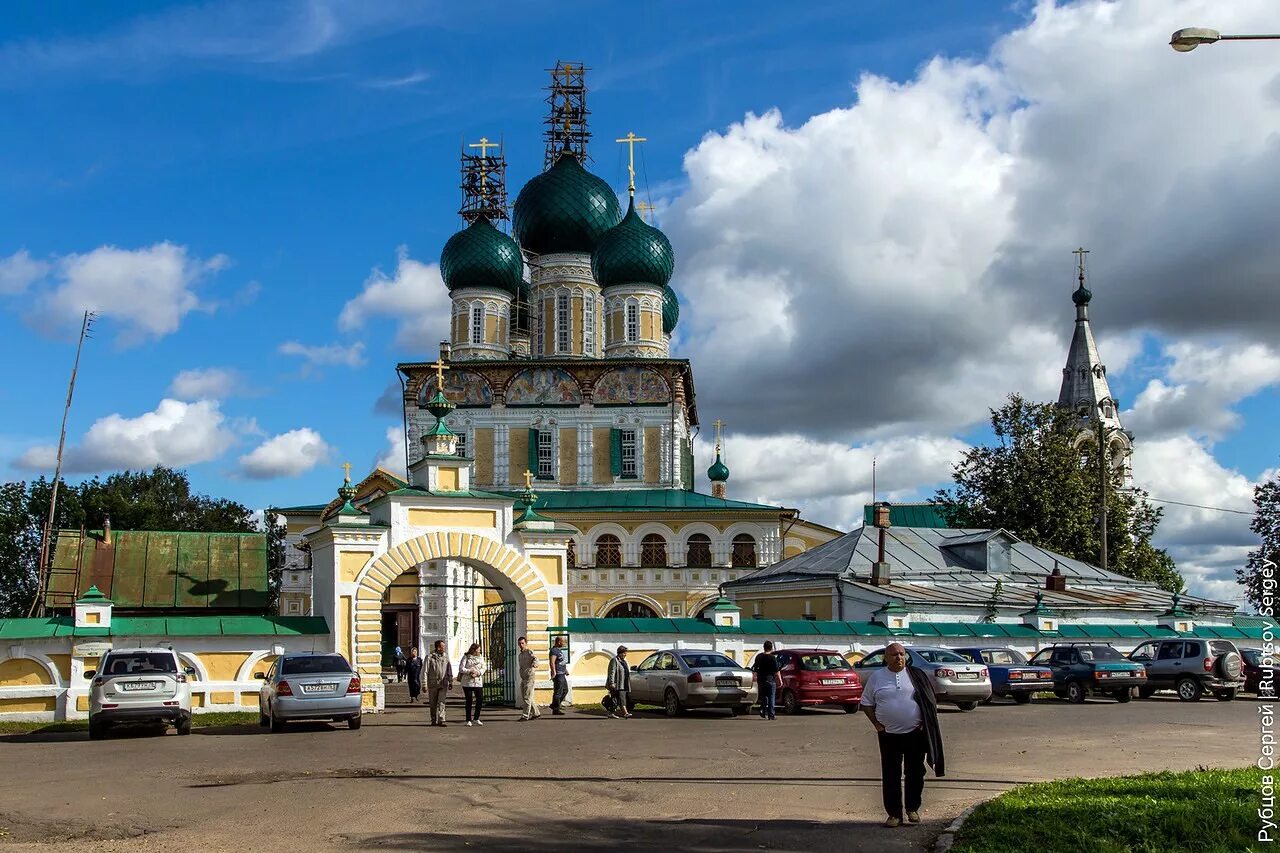 Погода в тутаеве на сегодня. Тутаев современный город. Воскресенский храм левый берег Тутаев разрушенный. Тутаев достопримечательности.