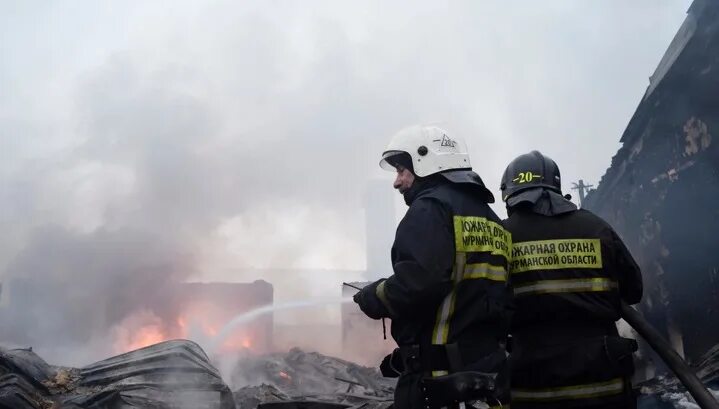 Пожар в Коле Мурманская область сегодня. Поажар сейчас Заозерка. Мурман область г кола пожар вчера на Комсомольской Горке. Кола горит.