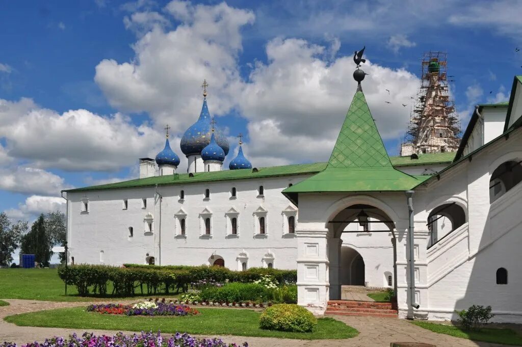 Суздальский Кремль. Музейный комплекс Кремль в Суздале. Суздаль достопримечательности Кремль. Город Суздаль Суздальский Кремль.