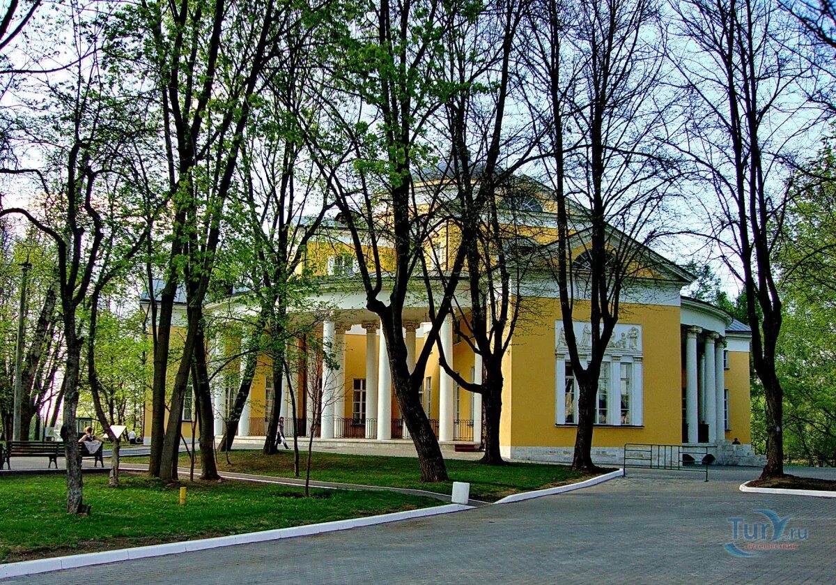 Технопарк в люблино. Парк усадьба Люблино. Парк Люблино усадьба Дурасова. Музей усадьба Люблино благоустройство. Тополевая аллея усадьба Люблино.