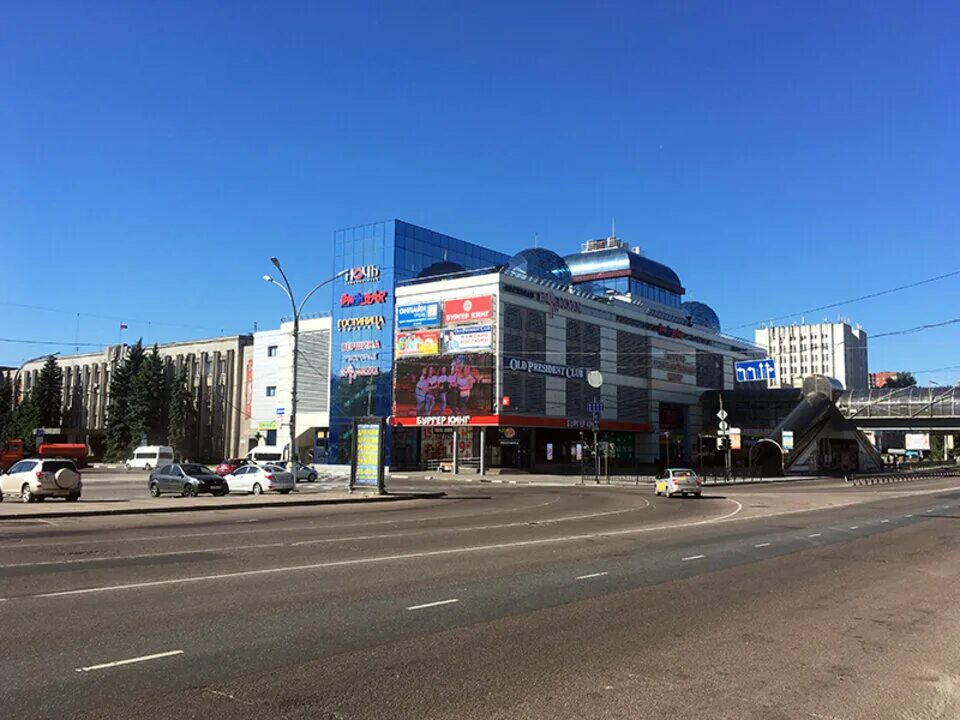 торговый центр гринн курск. гринн курск центральный рынок. грин дзержинского 40 курск. аптека 46 плюс курск. гринн на дзержинского курск.