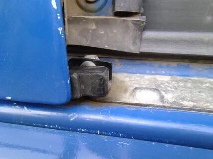 Упоры дверей газель