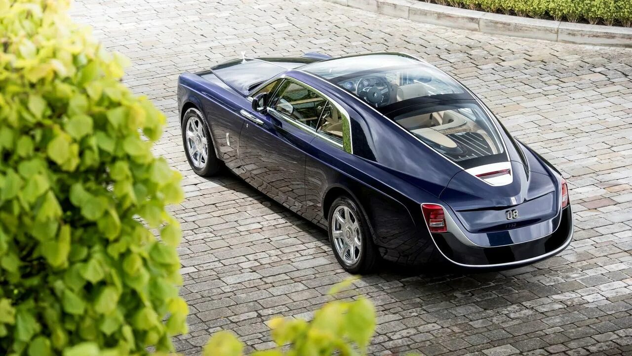 Роллс Ройс Sweptail. Роллс Ройс Sweptail 2020. Роллс Ройс Sweptail 2019. Rolls Royce Sweptail Кабаева.