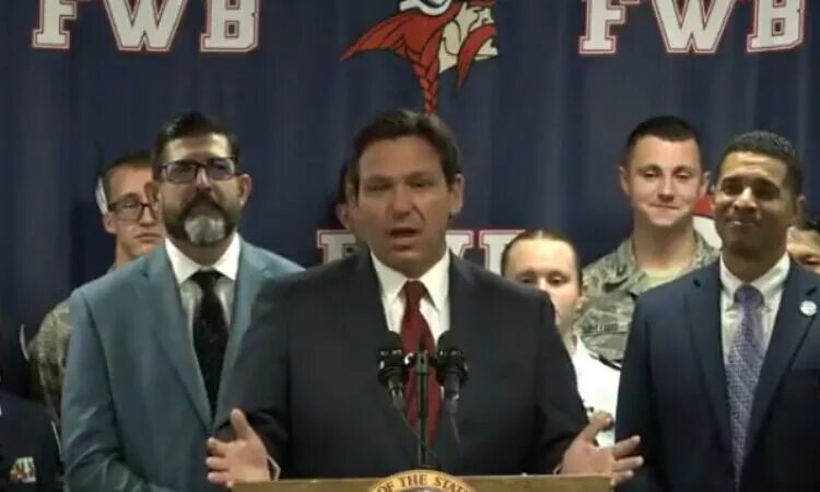 Трамп атака 11 сентября дело рук сша. Башни близнецы 11 сентября. Знаменитости в россии из америки. Америка сейчас. Трамп атака 11 сентября дело рук сша.