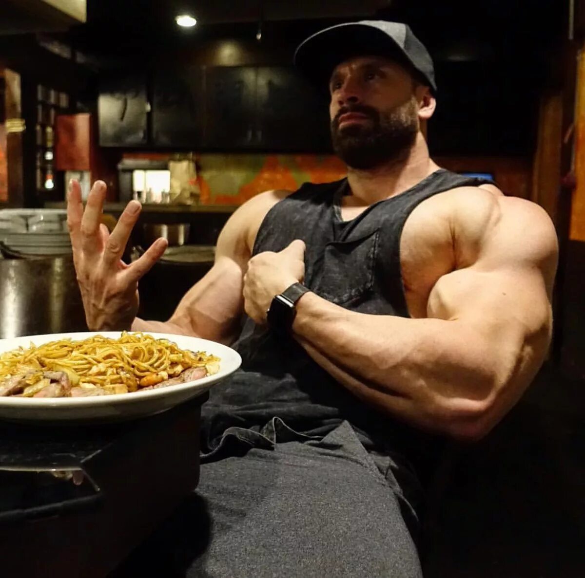 Питание спортсменов. Хлеб при наборе мышечной массы. Еда бодибилдинг. Завтрак для набора мышц. Качок с едой.