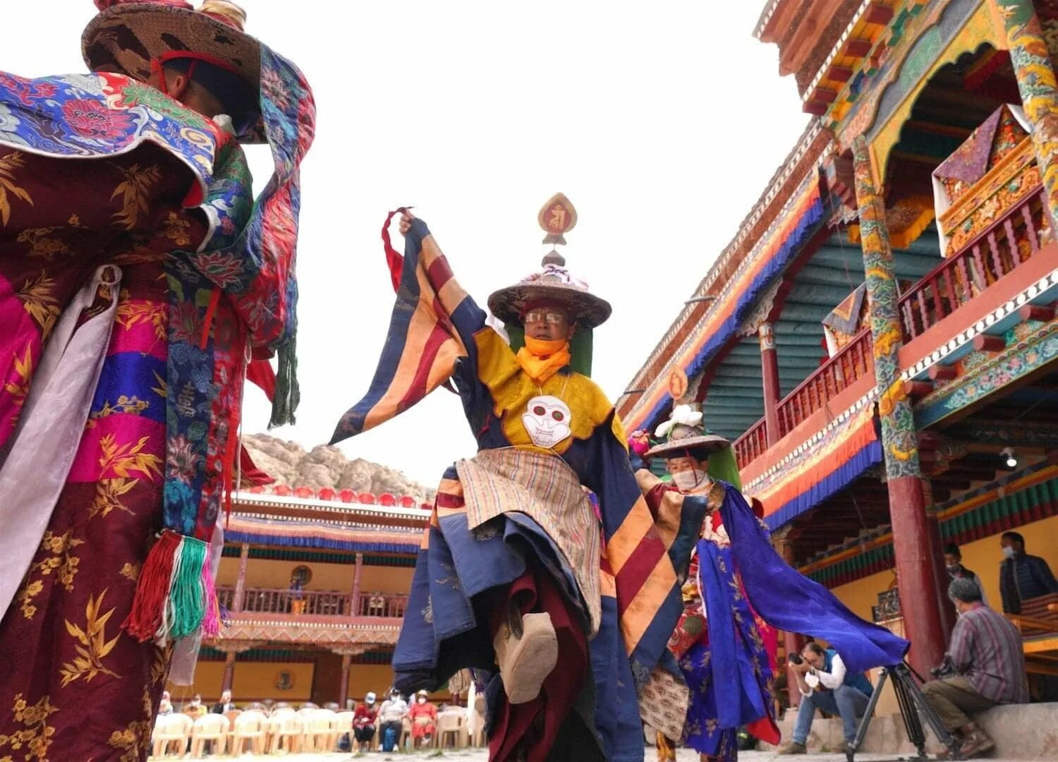 Hemis student tersu. Монастырь Хемис. Черкасские монастырь буддисты. Hemis TDTU. Dalai Lama игра.