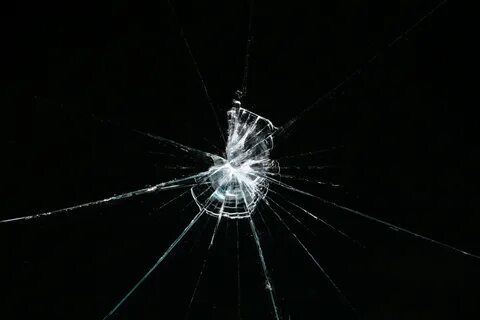 Днем стекло разбито ночью вставлено
