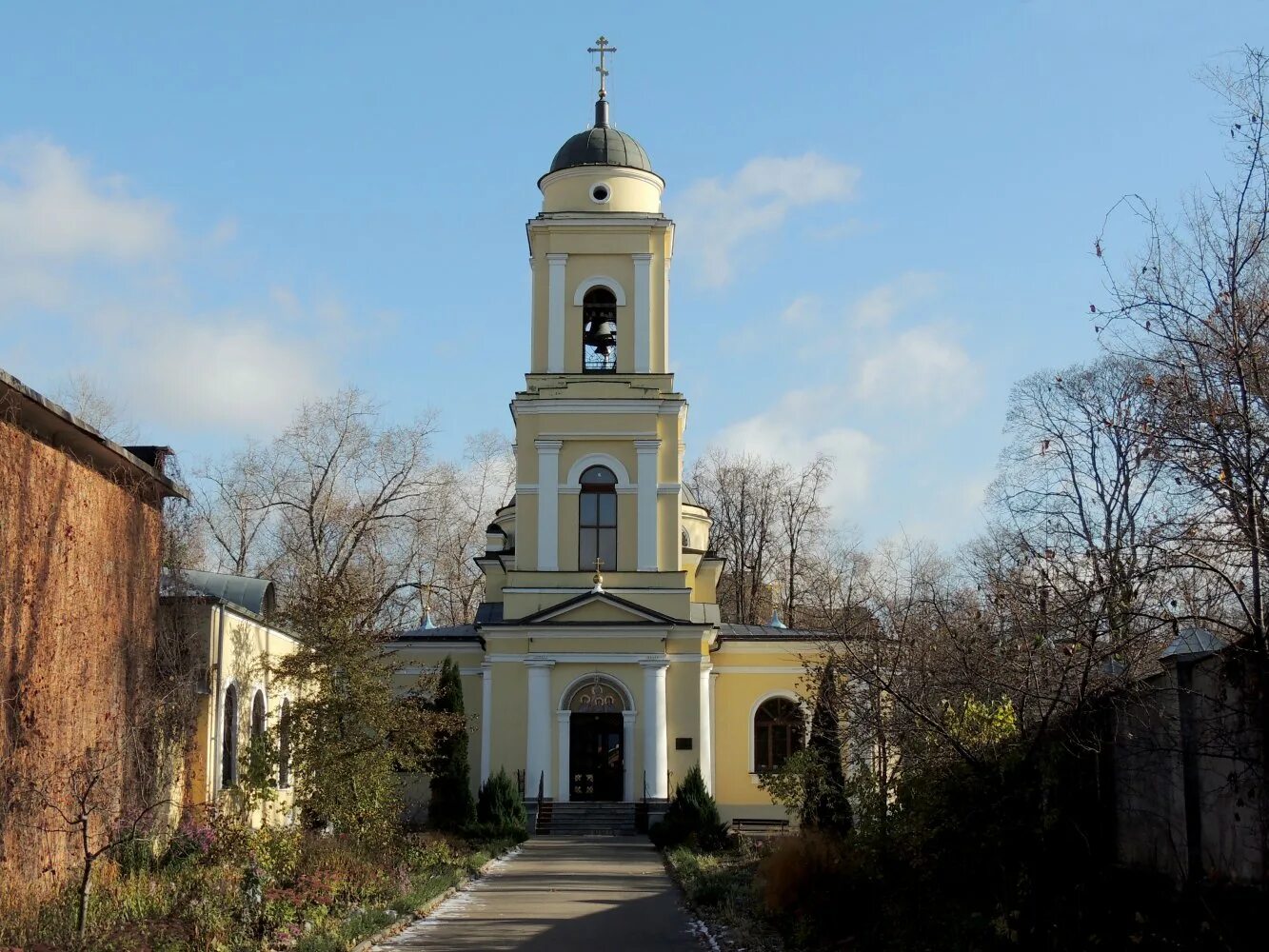 Храм веры надежды любови на миусском кладбище. Храм вера надежда любовь сущевский вал. Церковь веры, надежды, любови и софии на миусском кладбище. Храм веры надежды любови на савеловской. Москва миусское кладбище храм.