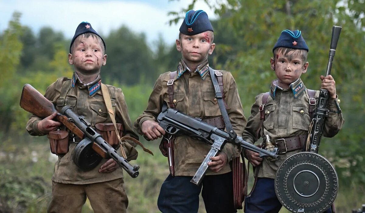 Победобесие. Русский военный с ребенком. Русские нация воинов. Победобесие 2020.