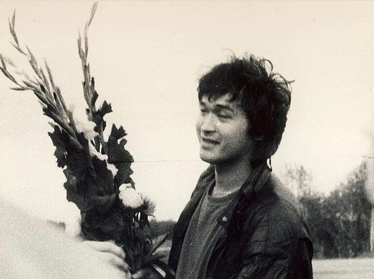 Цой земля. Виктор цой. виктор цой 1990. виктор цой 1985. виктор цой улыбается.